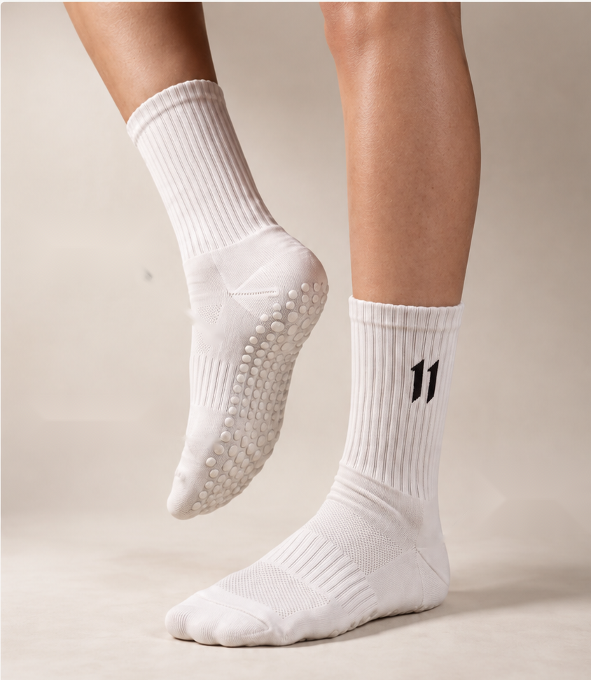ELEVEN Studio High white grip socks